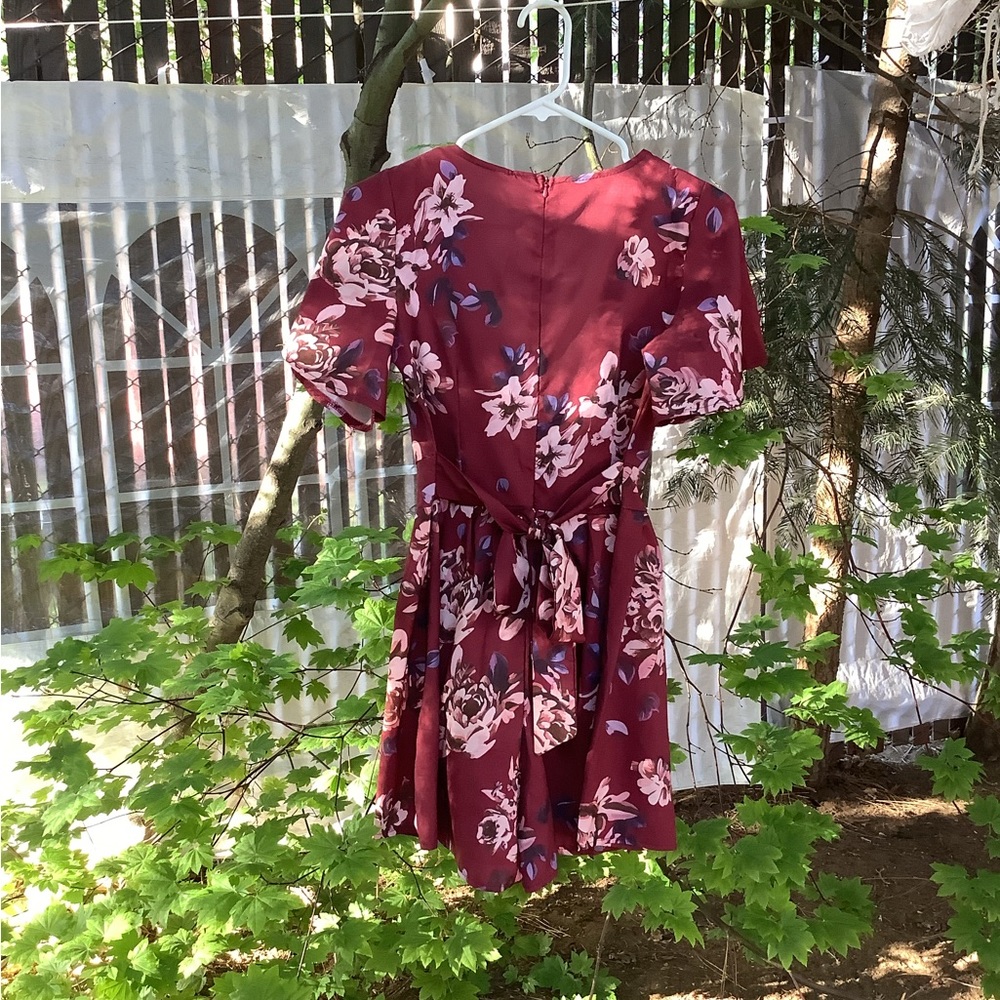 Flowered Pattern maroon tunic - Picture 2 of 2